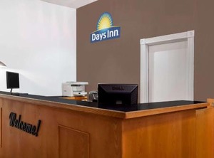 Days Inn | Burns