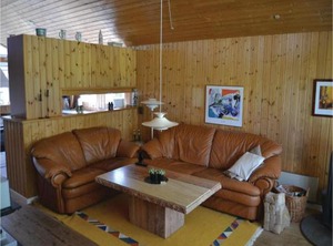 Holiday Thomas | Hals