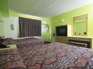 Meadowbrook Motor Lodge | Jericho