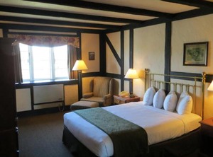 Quality Inn Waddling Dog | Saanichton