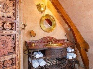 Valhalla Chez Jules Persons | Planguenoual