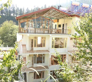 Flüstern Hostel Cafe