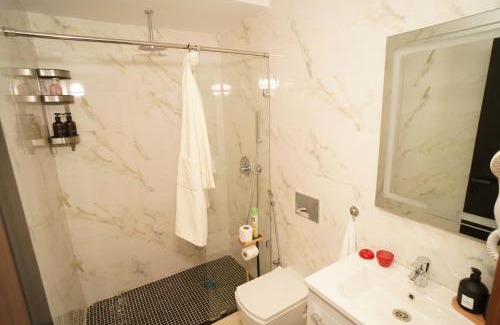 Quartier Des Mimosas Apartment | À 5 min en voiture de la Gare avec Parking