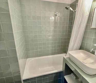 Cauterets Apartment | À 50m du centre & des télécabines, nid douillet