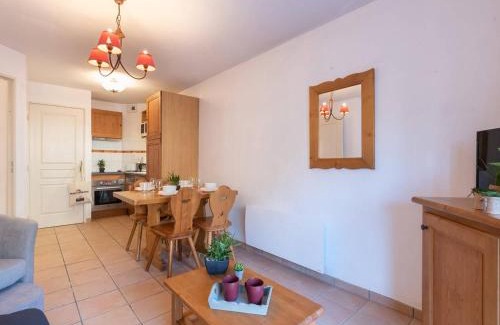 Vielle-Aure Apartment | À Vielle Aure, T2 4 pers, piscine couverte, terrasse, garage, proche télécabine et thermes - FR-1-296-290