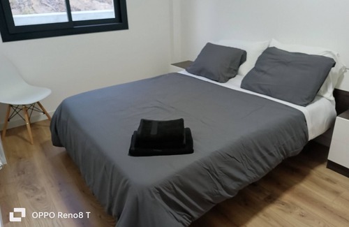 Arenys de Munt Apartment | Ático con terraza y vistas a la montaña en Arenys