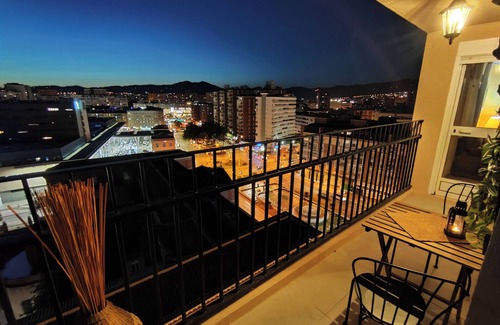 Jardin de la Abadia Apartment | Ático en el Corazón de Málaga. A 10 Minutos de la Playa y 18 del Centro