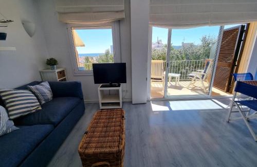 Mas Pinell Apartment | Ático frente al mar