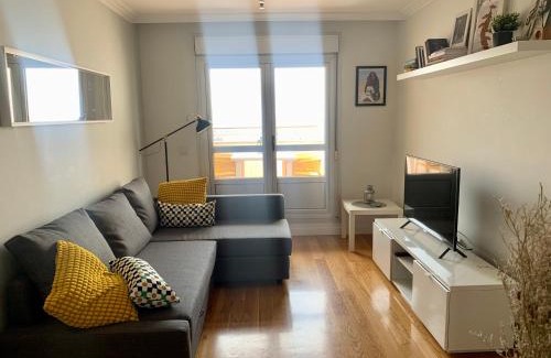 Distrito Oeste Apartment | Ático Gran Terraza Poniente Playa con Garaje, Wifi - VUT-5109-AS