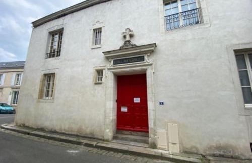 La Fleche Apartment | École 102