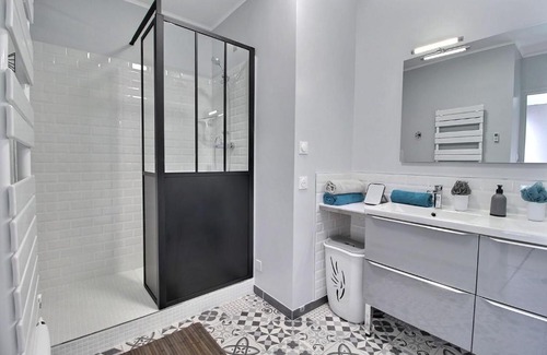 Bourges Apartment | ÉPIPAPU Appartement 57 M2 - Parking privé - Loggia -