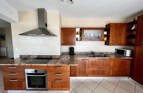 Etel Apartment | Étel - Appart 3P - 104m² - Terrasse, Wifi, Parking proche plage et port - FR-1-479-98