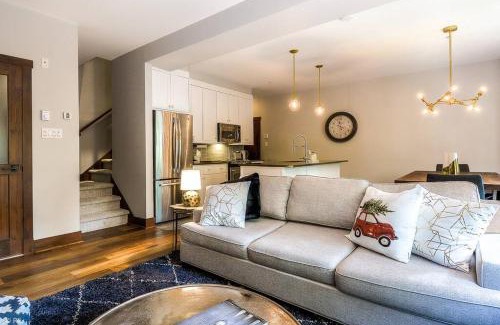 Versant Soleil Apartment | Étoile du Matin Tremblant Luxury Ski In Ski Out