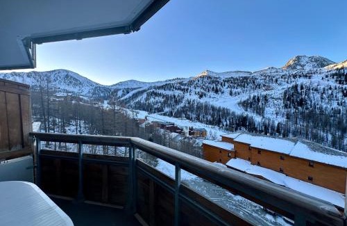 Isola Apartment | Évasion Alpine Vue Panoramique, WiFI et Garage