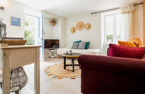 Saint-Lyphard House | Évasion en Gîte de Charme avec Jardin, Piscine Chauffée et Proche Plages – Saint-Lyphard - FR-1-306-1271