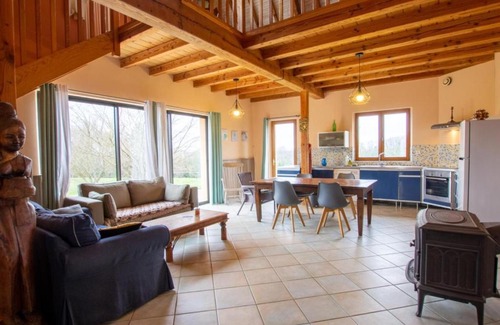Plazac House | Évasion en Périgord: Gîte 4 chambres, terrasse, jardin, animaux bienvenus, près de Sarlat - FR-1-616-449
