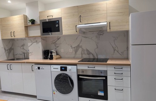 Faubourg de l'Arche Apartment | Évasion La Défense - Balcony & Wi-Fi, 10 min from Paris
