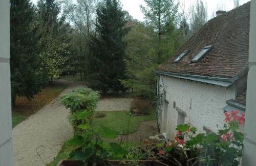 Souvigny-de-Touraine House | Évasion Romantique: Charmant Gîte 2 Pers., Parc Boisé, Activités & Confort Tout Inclus - FR-1-381-455