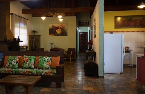 Dona Catarina House | Ótima chácara com lazer completo em Mairinque/SP