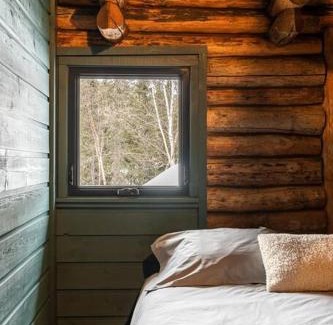 Saint-Simeon Ski Chalet | ÖBois Charlevoix - L'Écurie 3 Studio