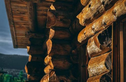 Saint-Simeon Ski Chalet | ÖBois Charlevoix - Le Refuge