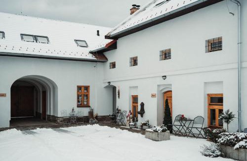 Smizany Apartment | ČÁKYHO KÚRIA - mezonetový apartmán s krbom a saunami
