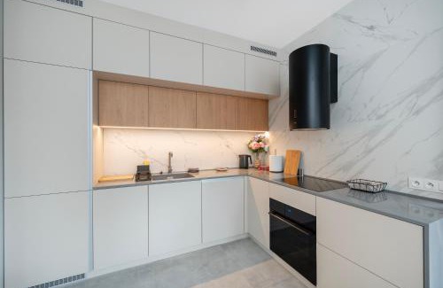 Lodz Apartment | Łódź Prestige Suites - 50m2, Parking, Balcony - by Rentujemy