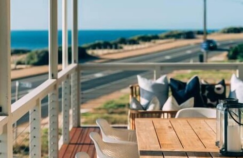 Aldinga Beach House | ōSHEN- Sleeps12, Gym, Kayak, MountnBike, BeachFrnt