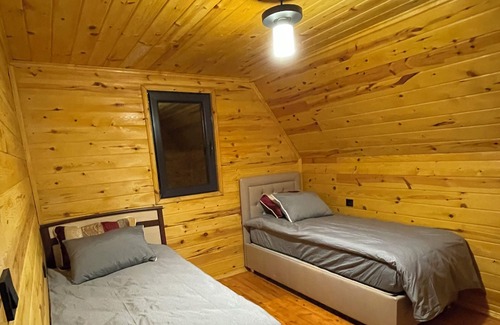 Yomra Ski Chalet | Şehi̇r Merkezi̇ne Yakin Doğa ve Deni̇z Manzarali 4 Yatakli Bungalov
