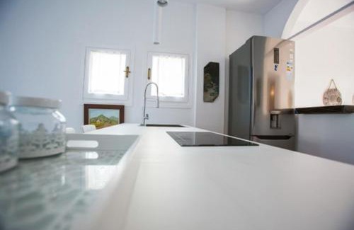 Varkiza Apartment | Άνετη διαμονή 100 μέτρα από τη θάλασσα - Βάρκιζα