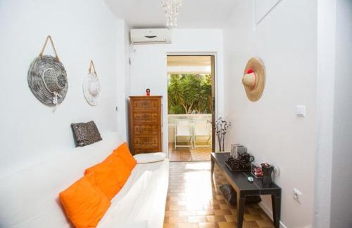 Varkiza Apartment | Άνετη διαμονή 100 μέτρα από τη θάλασσα - Βάρκιζα