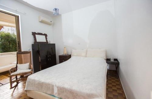 Varkiza Apartment | Άνετη διαμονή 100 μέτρα από τη θάλασσα - Βάρκιζα
