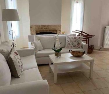 Eretria Apartment | Ερέτρια ~Ένας προορισμός μια ανάσα από την Αθήνα