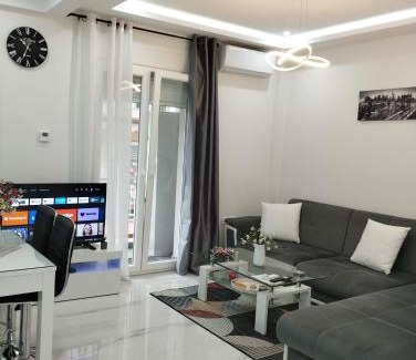 Neapoli-Sykies Apartment | Λαμπερό Διαμέρισμα 2