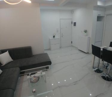 Neapoli-Sykies Apartment | Λαμπερό Διαμέρισμα 2