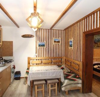 Yaremche House | Будиночок для щастя