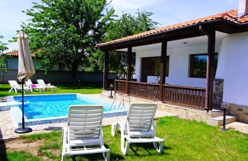 Balchik House | Вила Нолан с басейн - Villa Nolan with private pool