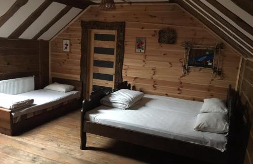 Maliyevtsy Bed & Breakfast | "Волчья хижина"