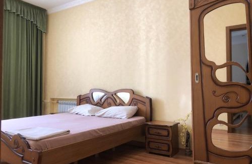 Dnipro Apartment | Гаряча вода та опалення є без світла Aparts on Savchenko 6B street