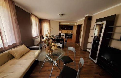 Beli Osum House | Двете къщи в планината