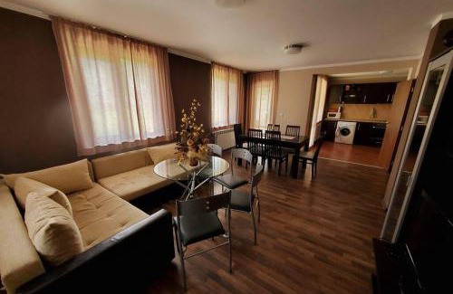 Beli Osum House | Двете къщи в планината