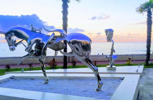 Chakvi House | Двухэтажный дом Людмилы с тремя спальнями и кухней, в Чакви, в 300 метрах от моря