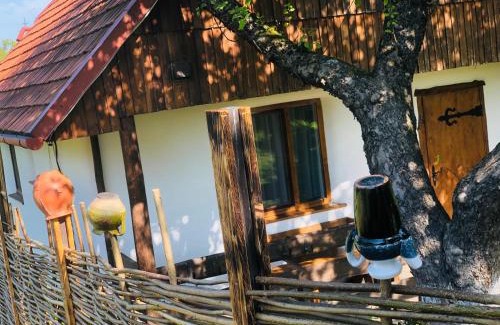 Solochyn House | Еко Дім з СОЛОМИ