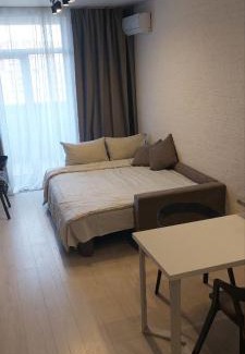 Shevchenkivs'kyi District Apartment | Затишна, стильна студія біля Виставкового центру