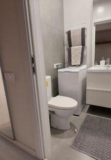 Shevchenkivs'kyi District Apartment | Затишна, стильна студія біля Виставкового центру