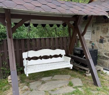 Polyanytsya House | Затишні котеджі SVI