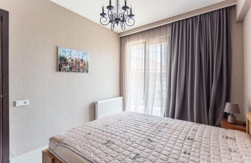 Sololaki Apartment | Квартира с террасой в Тбилиси.