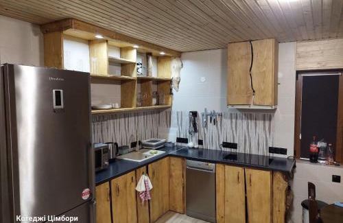 Yablunytsya Apartment | Котеджі Цімбори