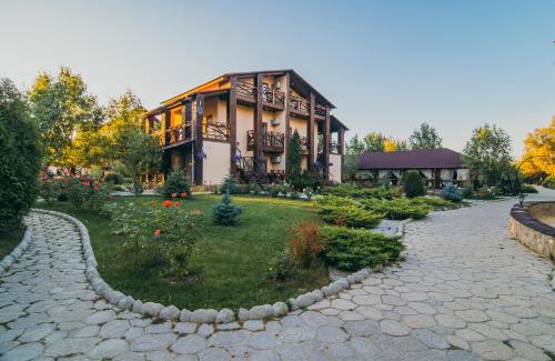Chernechchyna Hotel | Котедж-парк Славна