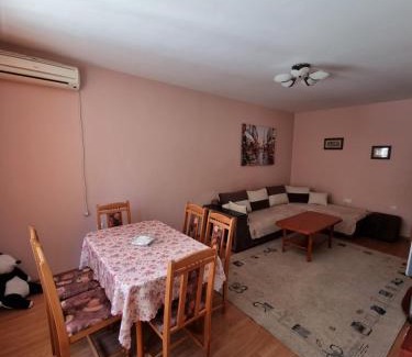Pomorie Apartment | Нашето място